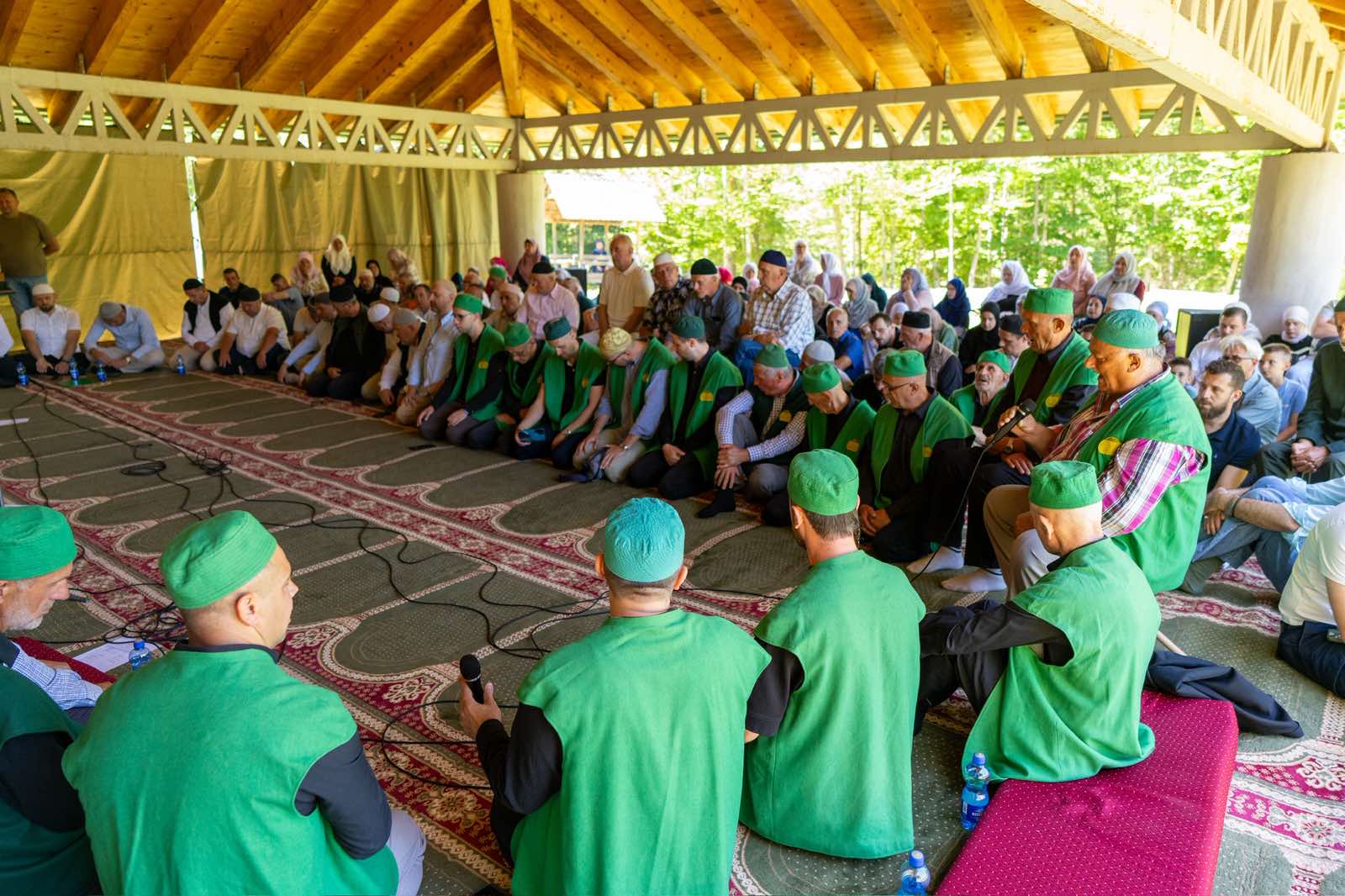 Tradicionalni zikr na Presjeci okupio vjernike u okviru 12. manifestacije "Dani Husein-ef. Đoze"