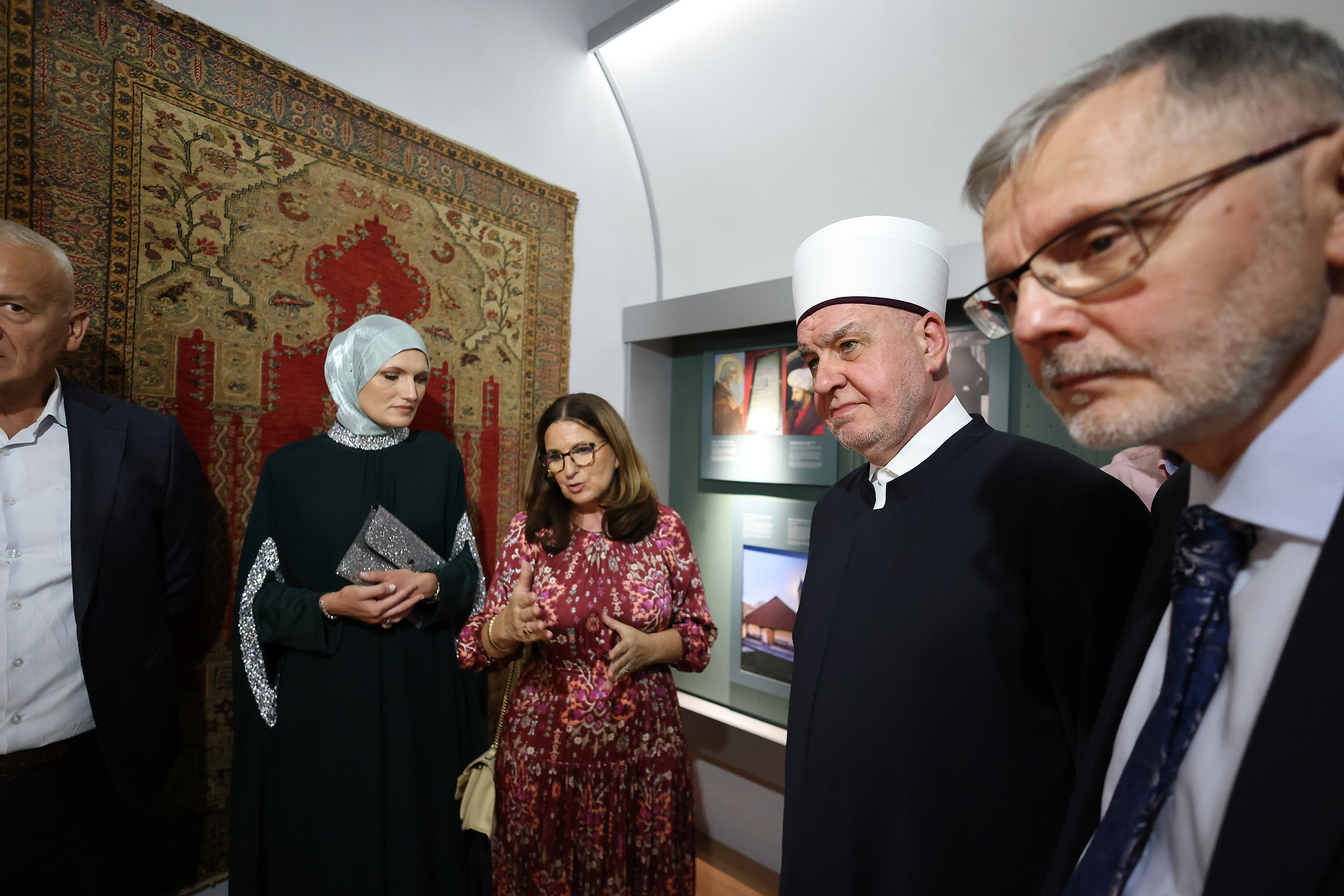 Delegacije u obilasku eksponata